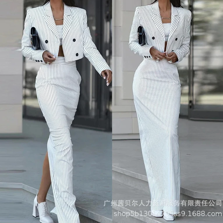 Winter Clothing Essentials - Blazer a righe cappotto e gonna