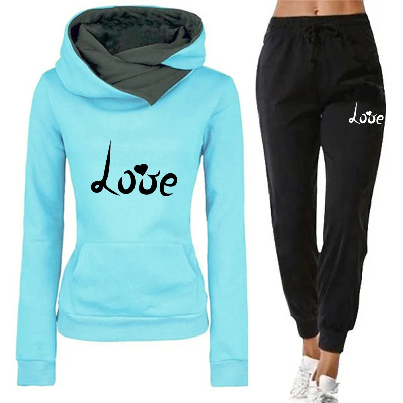 Winter Clothing Essentials - Tuta da donna con cappuccio e