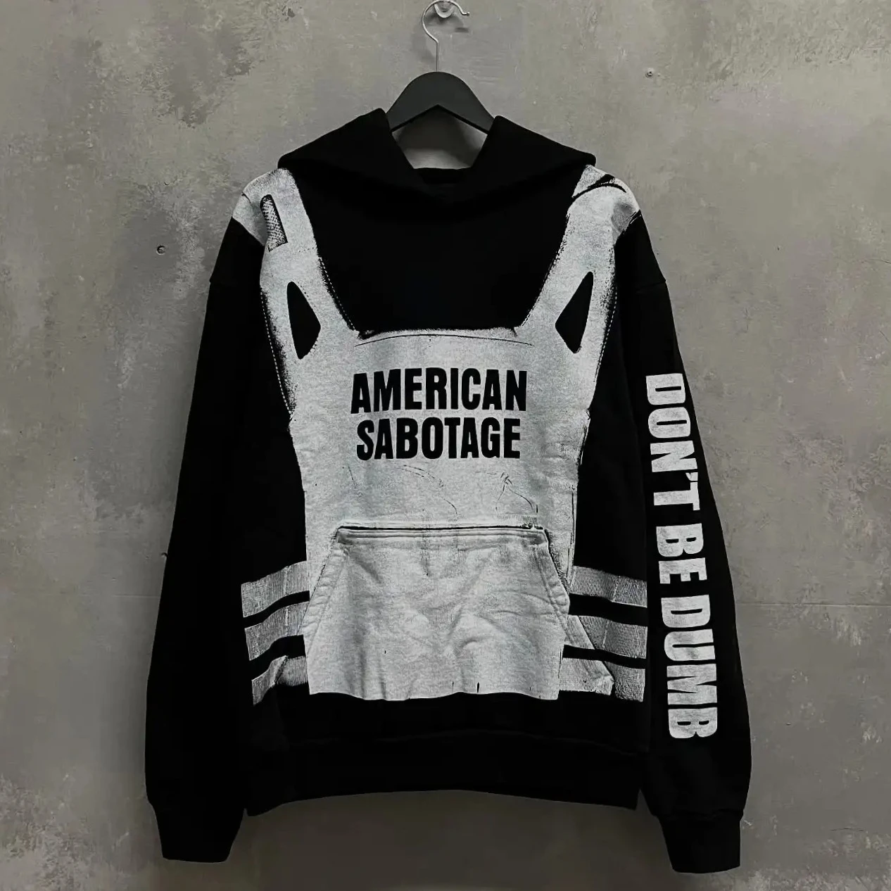 Winter Clothing Ideas For Women - Felpe con cappuccio Sabotage Parodia Grunge