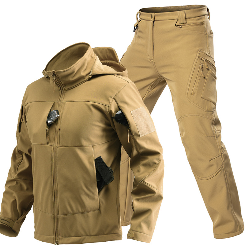 Completo Tattico Softshell da  - Winter Clothing Essentials recensione e prezzo