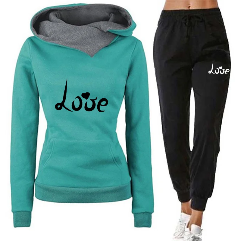 Tuta da donna con cappuccio e  - Winter Clothing Essentials recensione e prezzo