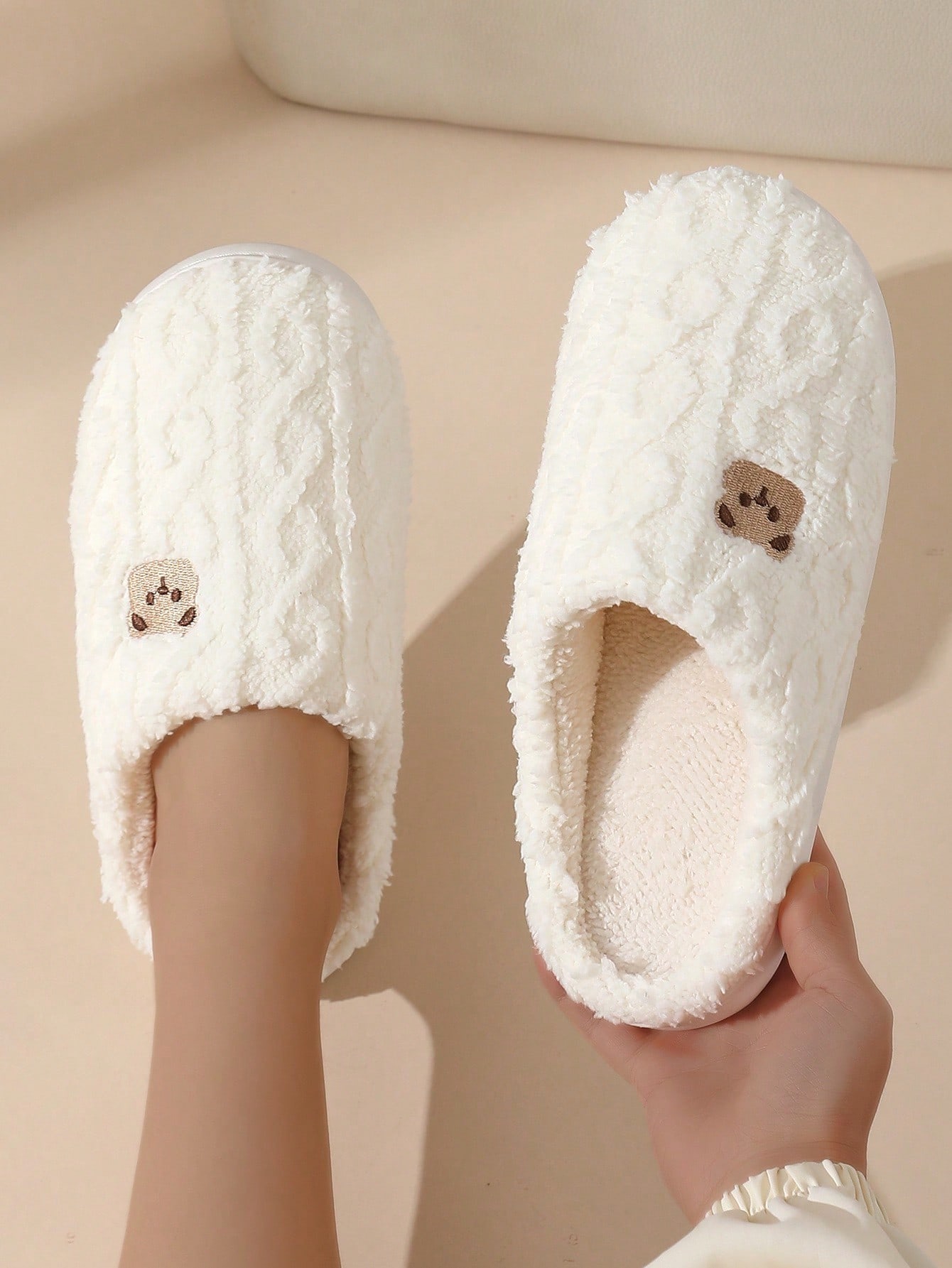 Pantofole da uomo e da donna i - Winter Clothing Material recensione e prezzo